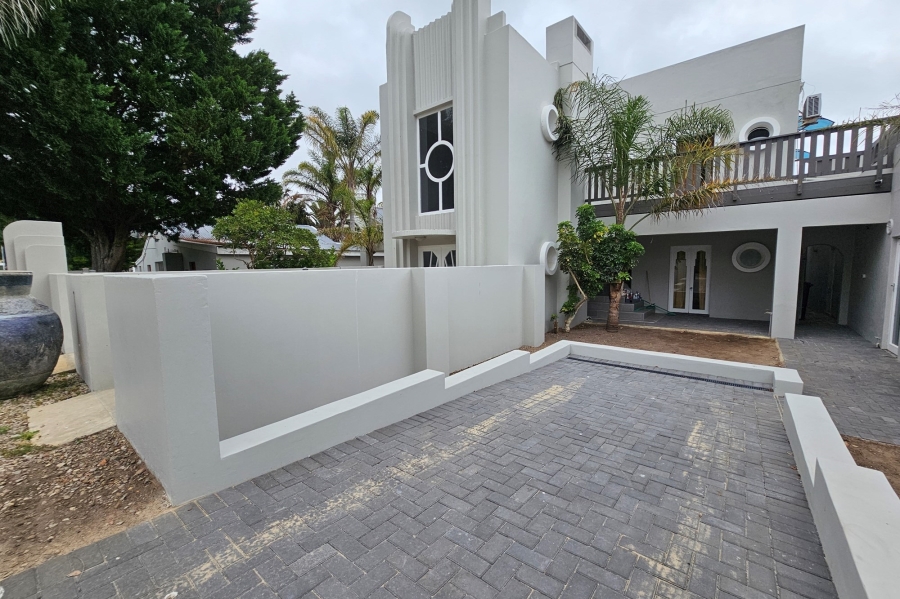 To Let 3 Bedroom Property for Rent in Paradise Western Cape